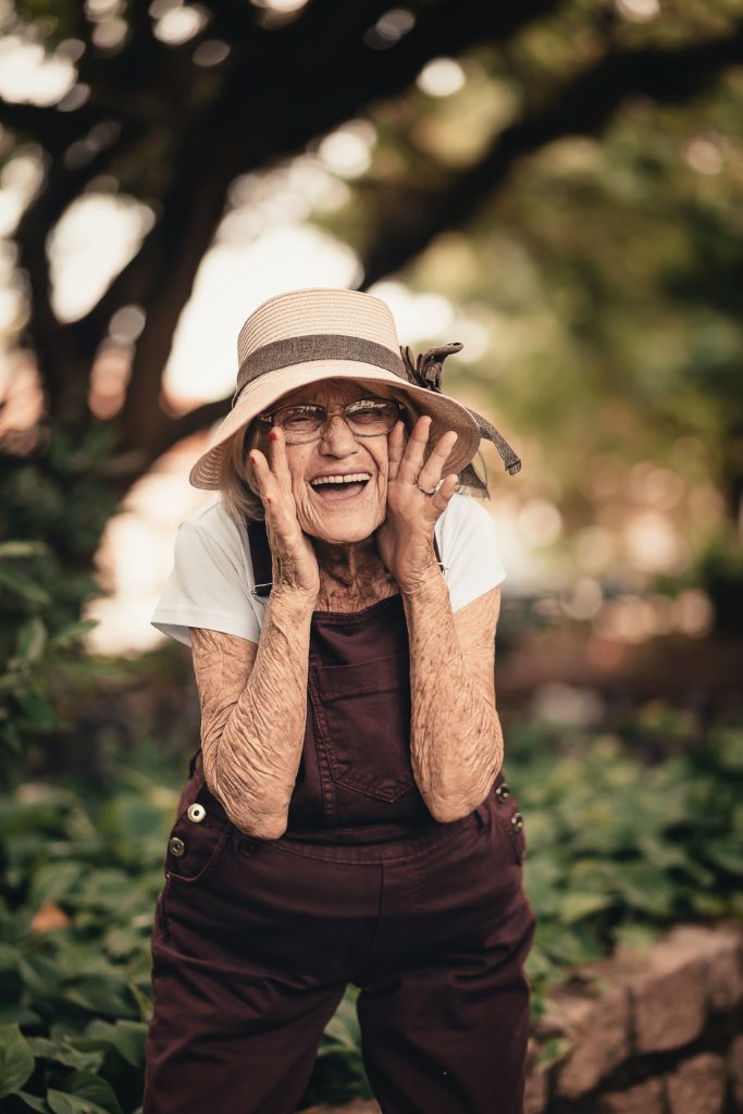 hearing  Loss-aging, Old waman 